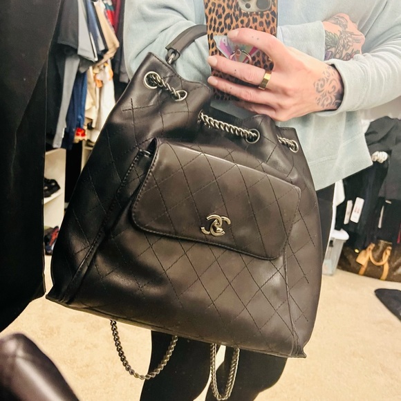 Black classic Chanel Calfskin Stitched Medium Luxury Drawstring Backpack - Picture 16 of 16